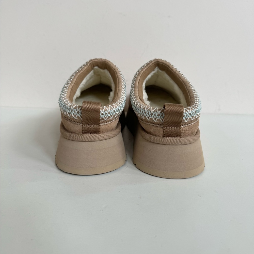 UGG WOMEN TAZZ SAND SHEARLING SUEDE PLATFORM SHOE US 7 - Picture 4 of 6